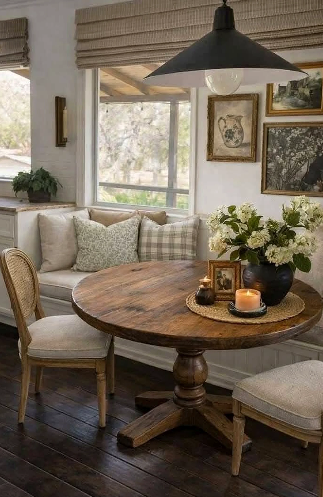 Fresh lamp detail brings a useful note of personality, making the arrangement feel bright but not busy.