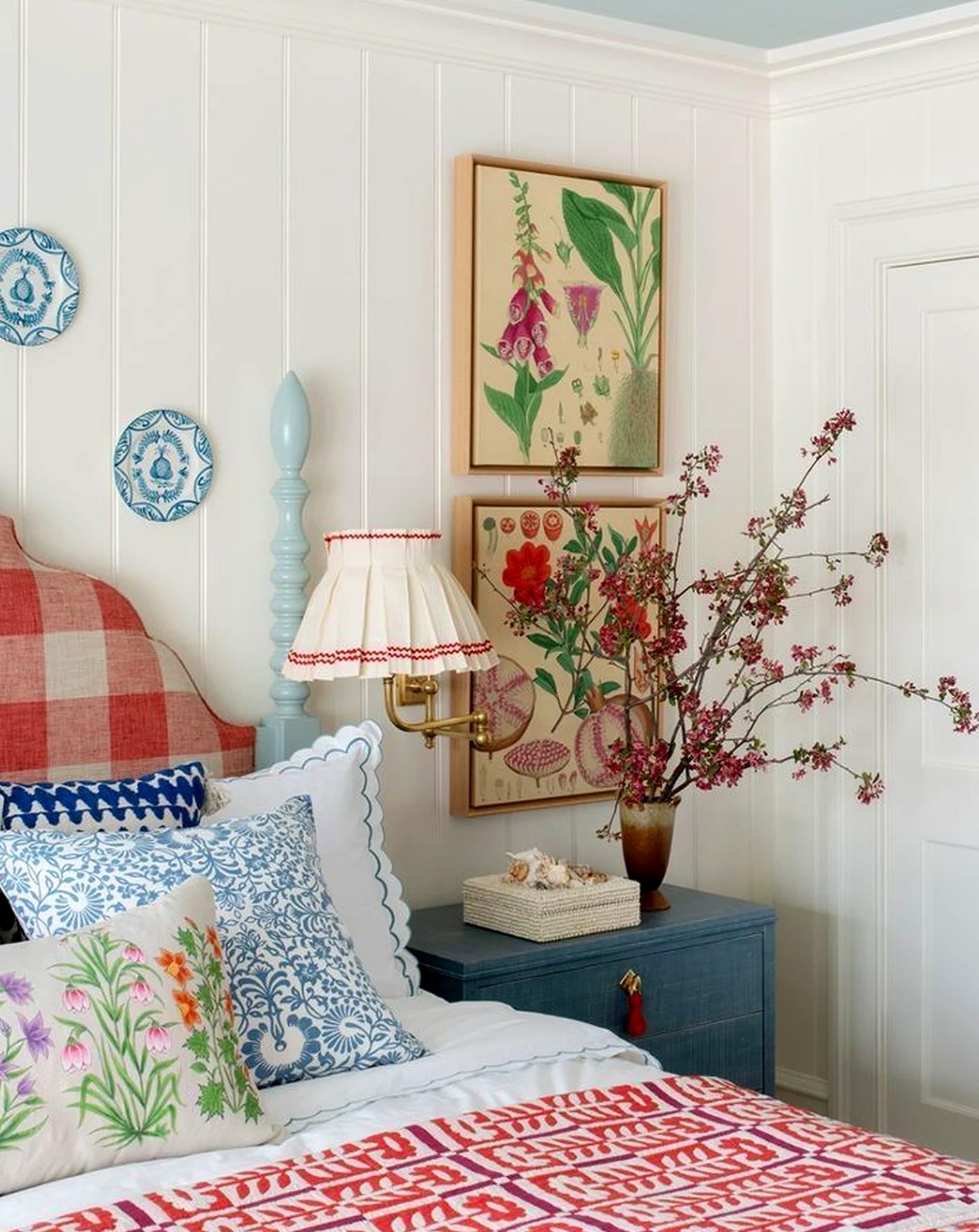 Inviting courtyard view adds detail across the design, giving the decor a finish that feels personal and relaxed.