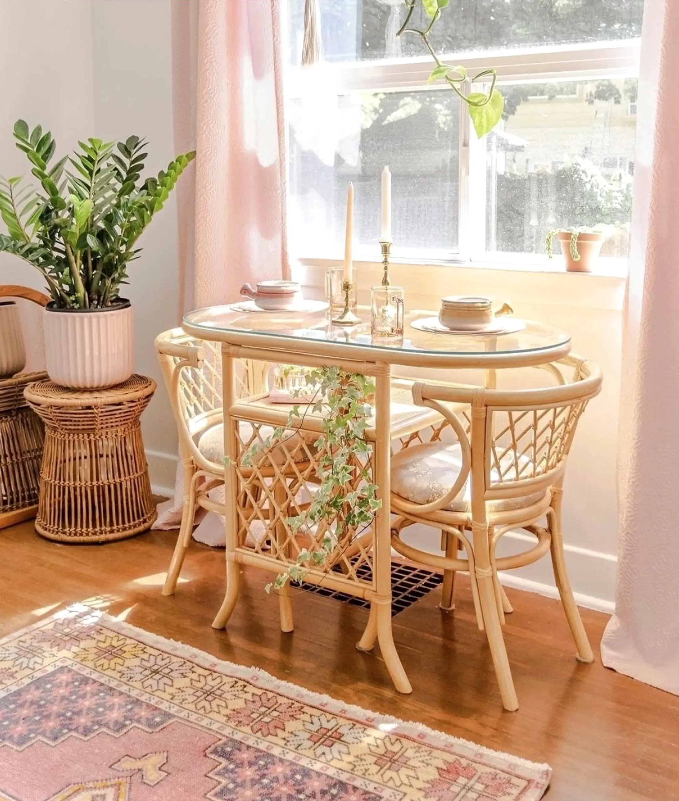Fresh entry console anchors the backdrop with contrast, giving the view a mood that feels fresh and intentional.