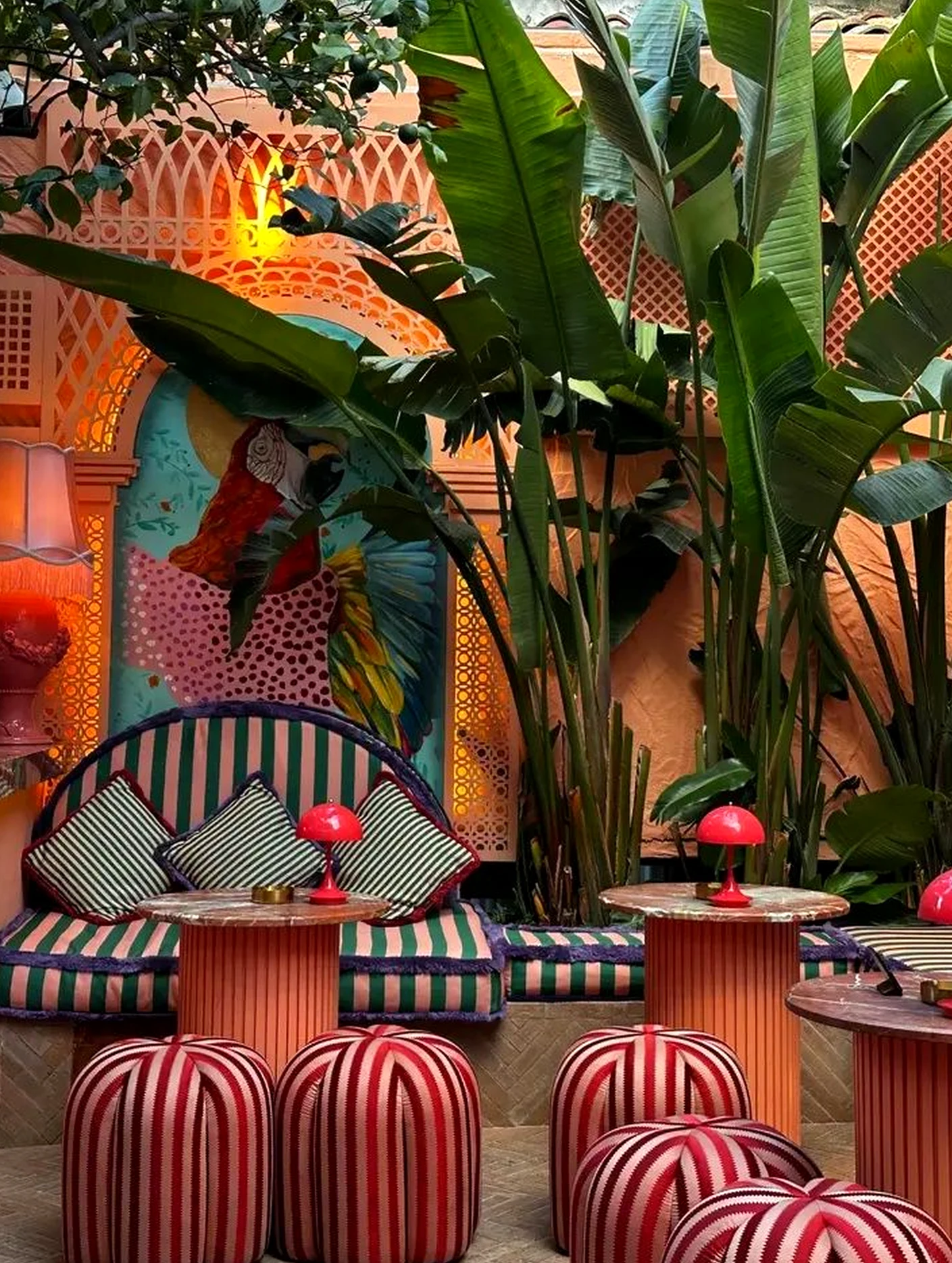 Layered tile detail introduces movement into the garden edge, keeping the atmosphere settled and welcoming.