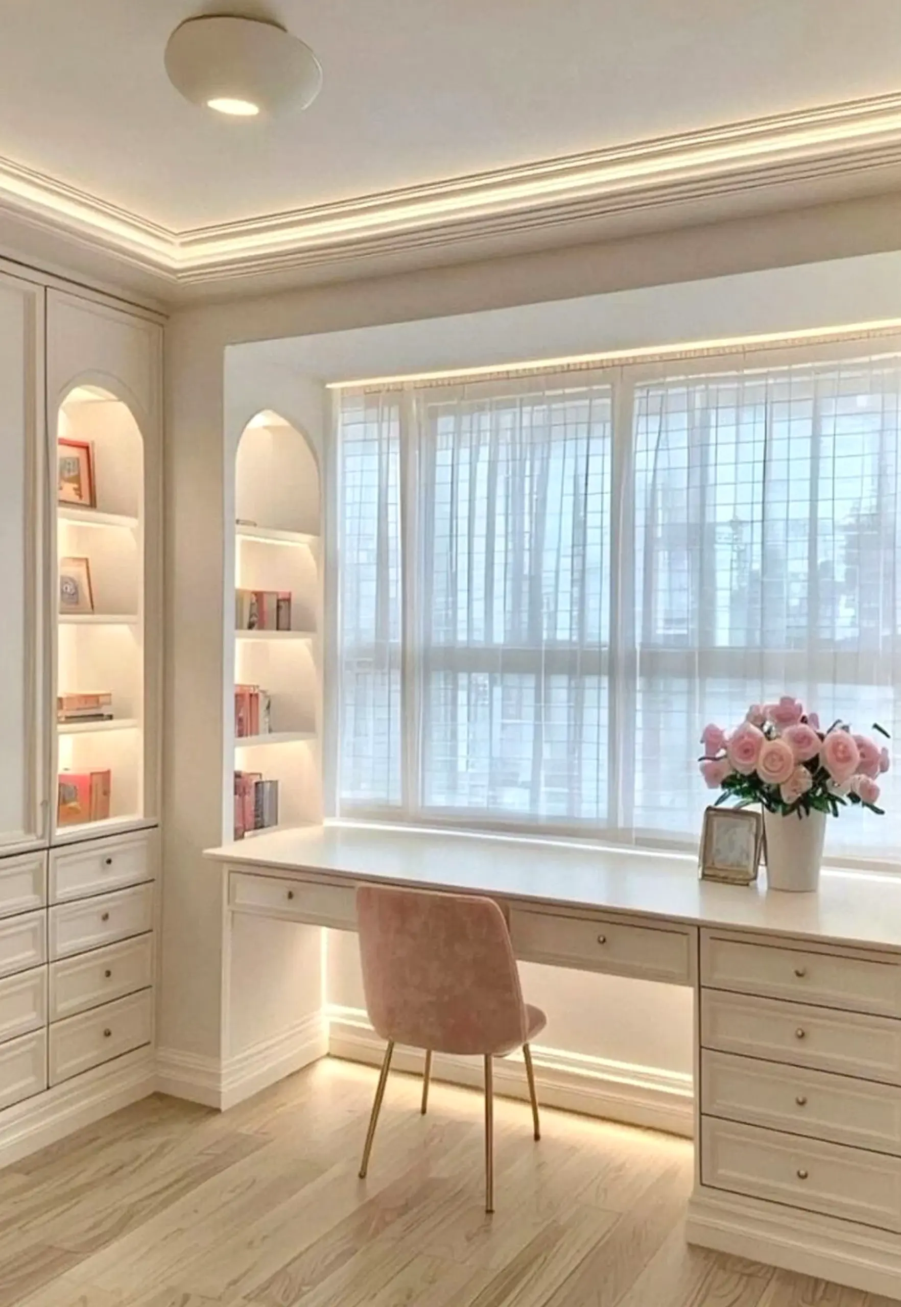 Elegant breakfast table supports the room through rhythm, leaving the space feeling settled and welcoming.